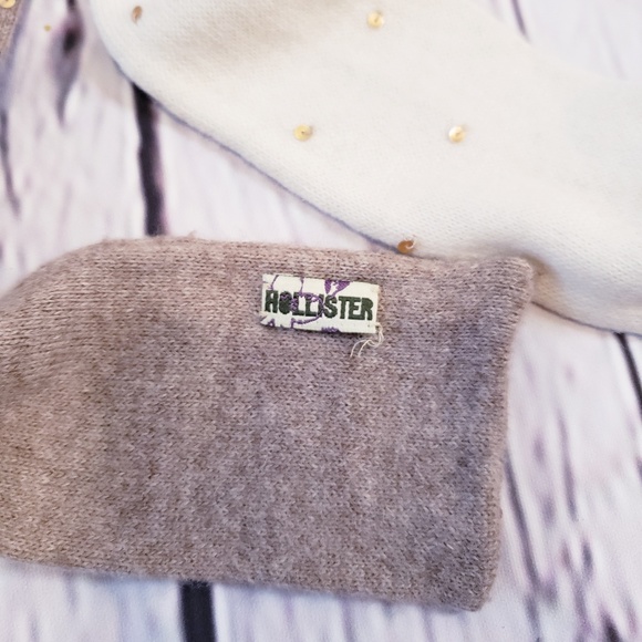 Hollister - Picture 2 of 6